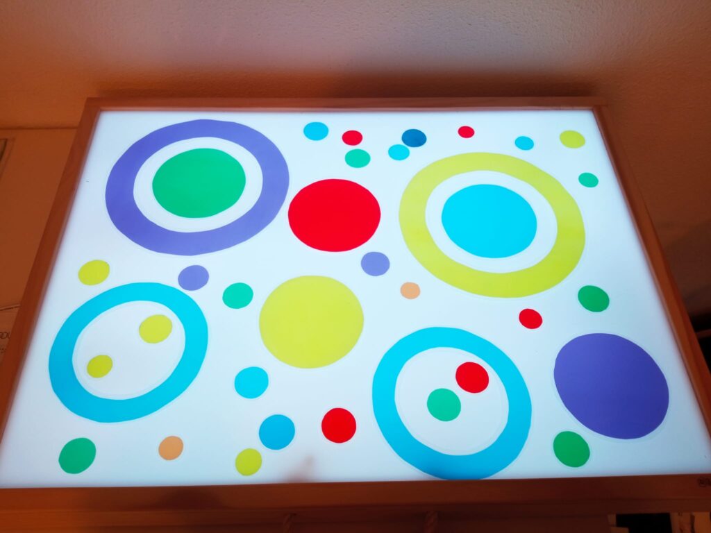 CAJA DE LUZ RÍTMICA RGBW (48x37cm)